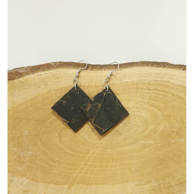 Boucles d'oreilles en liège noir et doré - Carré 3x3 cm - Artisanat éco-chic Boucles d'oreilles en liège noir et doré - Carré 3x3 cm - Artisanat éco-chic