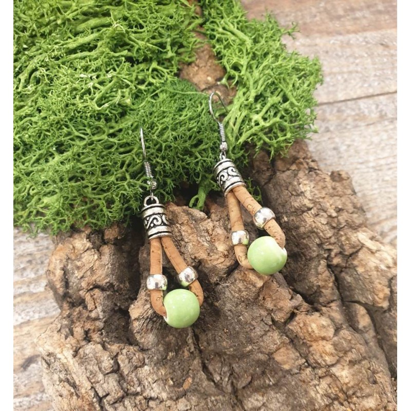 Boucles d'oreilles liège naturel - Perle céramique colorée - Bijou artisanal Boucles d'oreilles liège naturel - Perle céramique colorée - Bijou artisanal