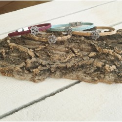 Bracelet en liège fait main avec breloque trèfle – Porte-bonheur en plusieurs coloris