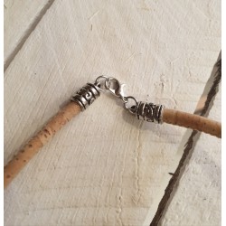 Collier en liège naturel avec pendentif cœur – Bijou éthique & symbolique