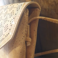 Sac bandoulière en liège – Édition limitée, design laser & vegan