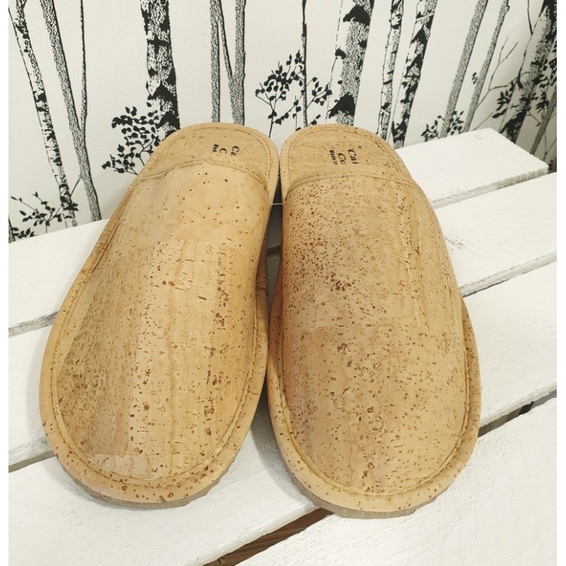 Chaussons en liège non fourrés ouverts à l'arrière Chaussons en liège non fourrés ouverts à l'arrière