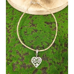 Collier en liège avec coeur