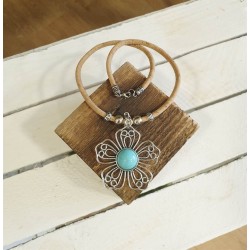 Collier en liège avec fleur
