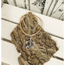 Collier en liège naturel - Pendentif tortue violette - EssenTerra
